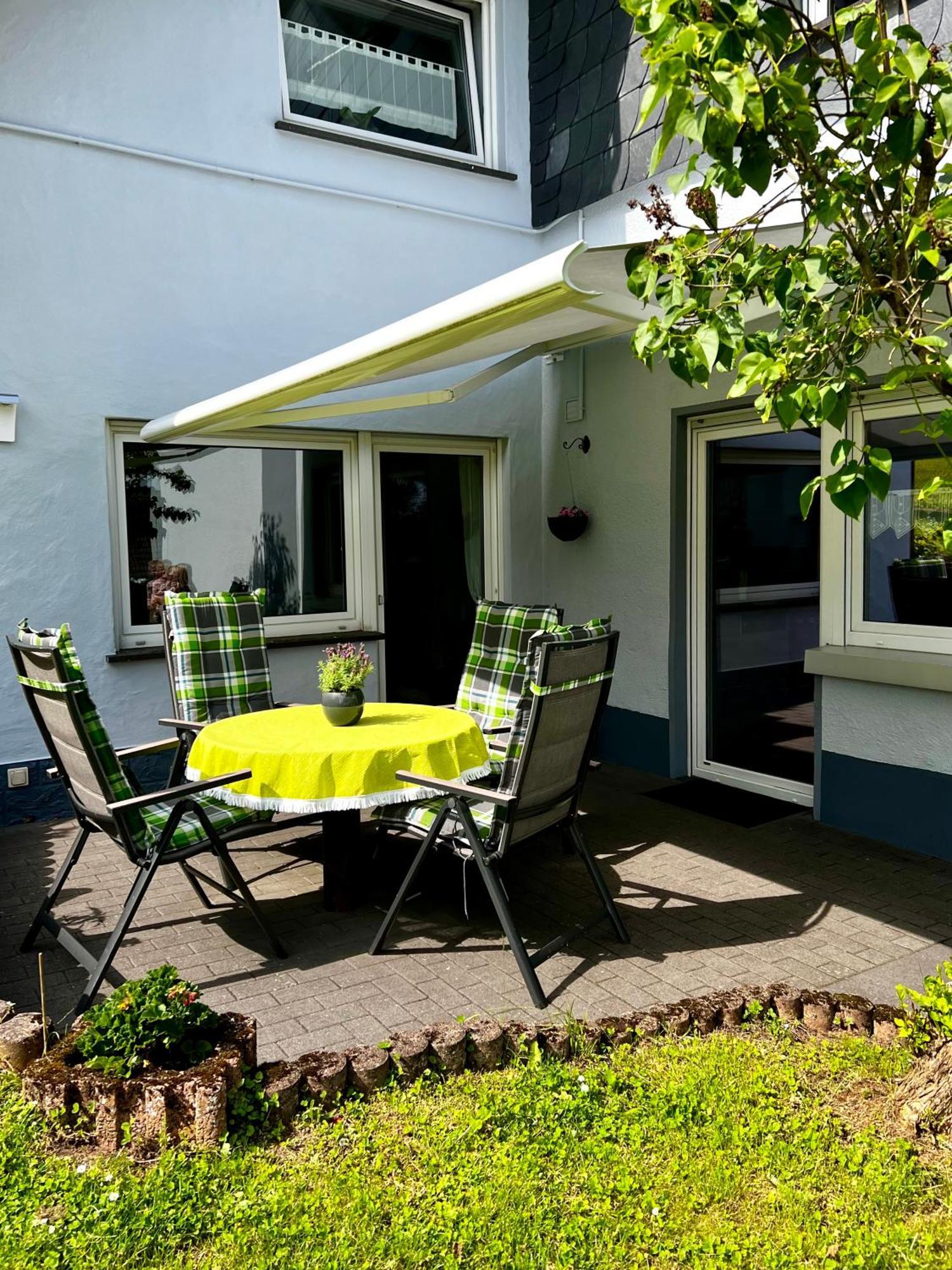 Deine-Eifel-Ferienwohnung Feusdorf Esterno foto