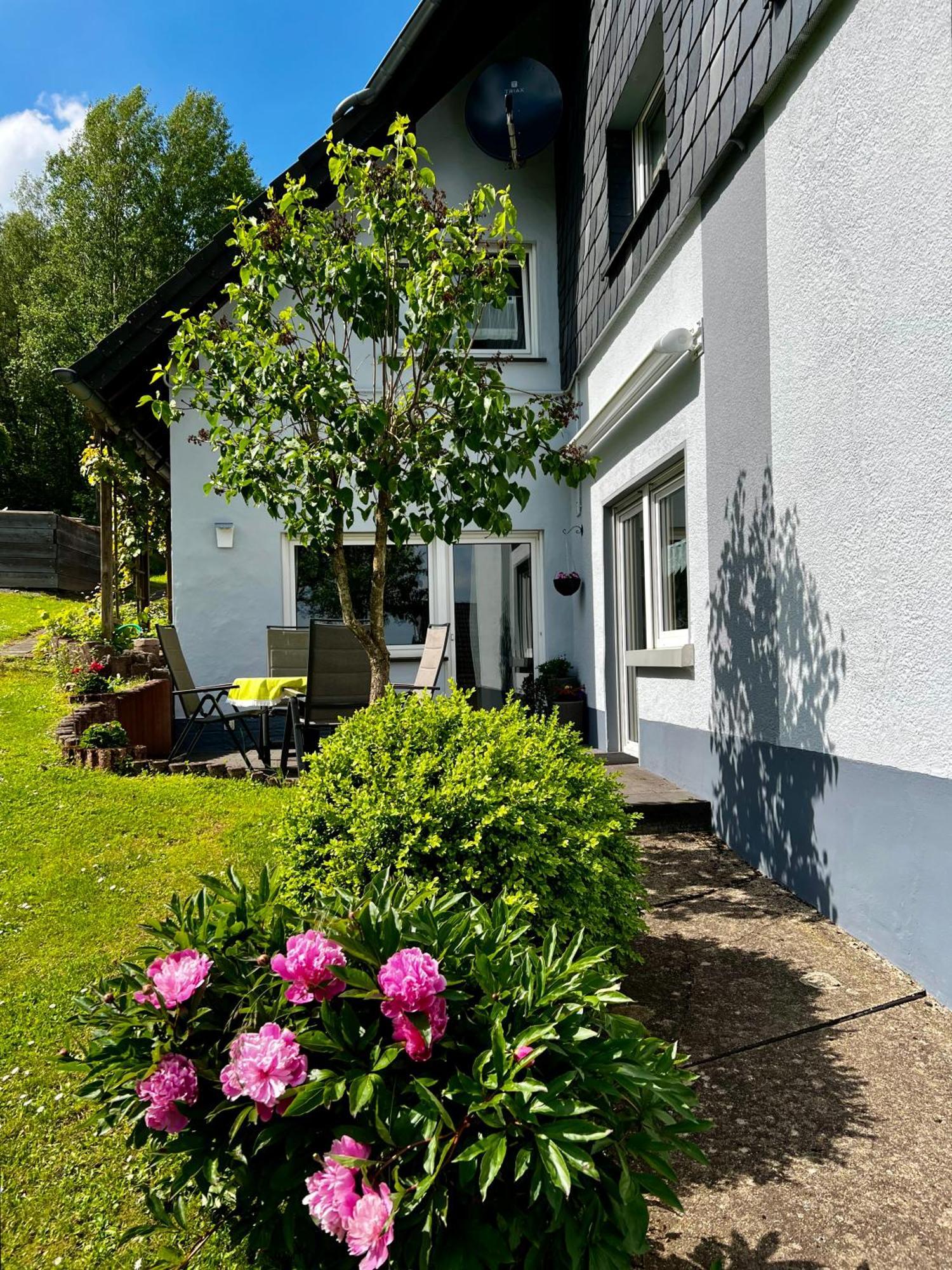 Deine-Eifel-Ferienwohnung Feusdorf Esterno foto