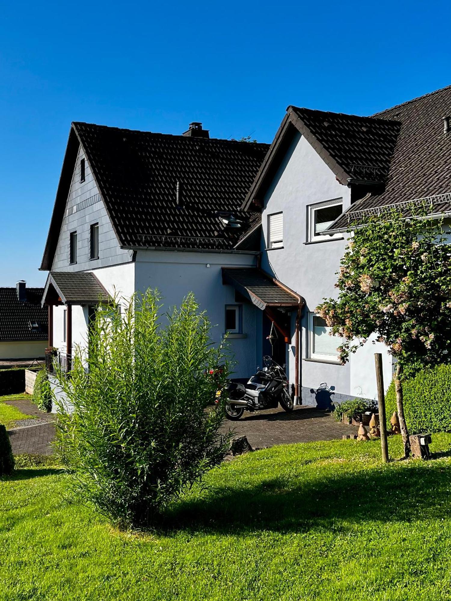 Deine-Eifel-Ferienwohnung Feusdorf Esterno foto