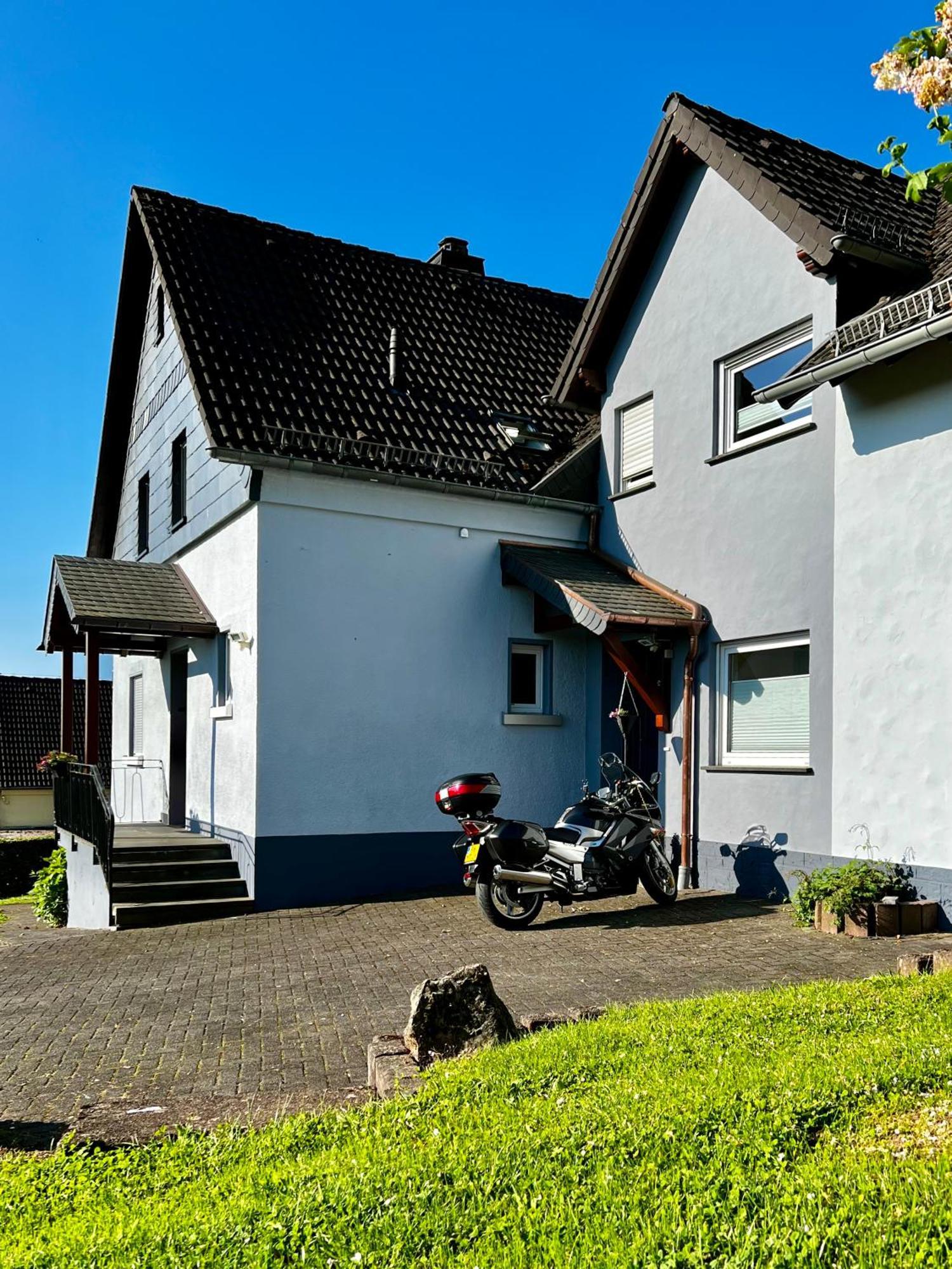 Deine-Eifel-Ferienwohnung Feusdorf Esterno foto